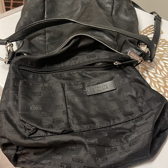 Michael Kors purse - Picture 7 of 10